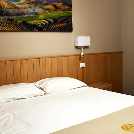 Eco Rooms & Apartments Voghera Exterior foto